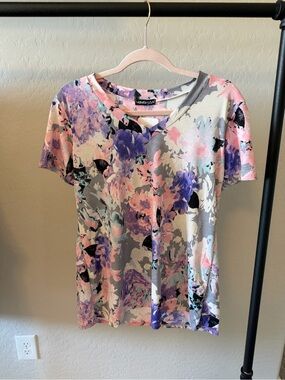 Hemisphere Floral V-Neck Short Sleeve Top - Pink & Purple